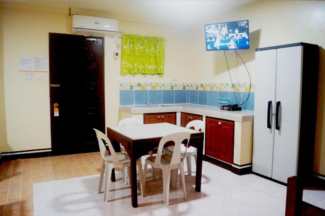 B&J Guesthouse And Tours Tagbilaran City Exteriör bild