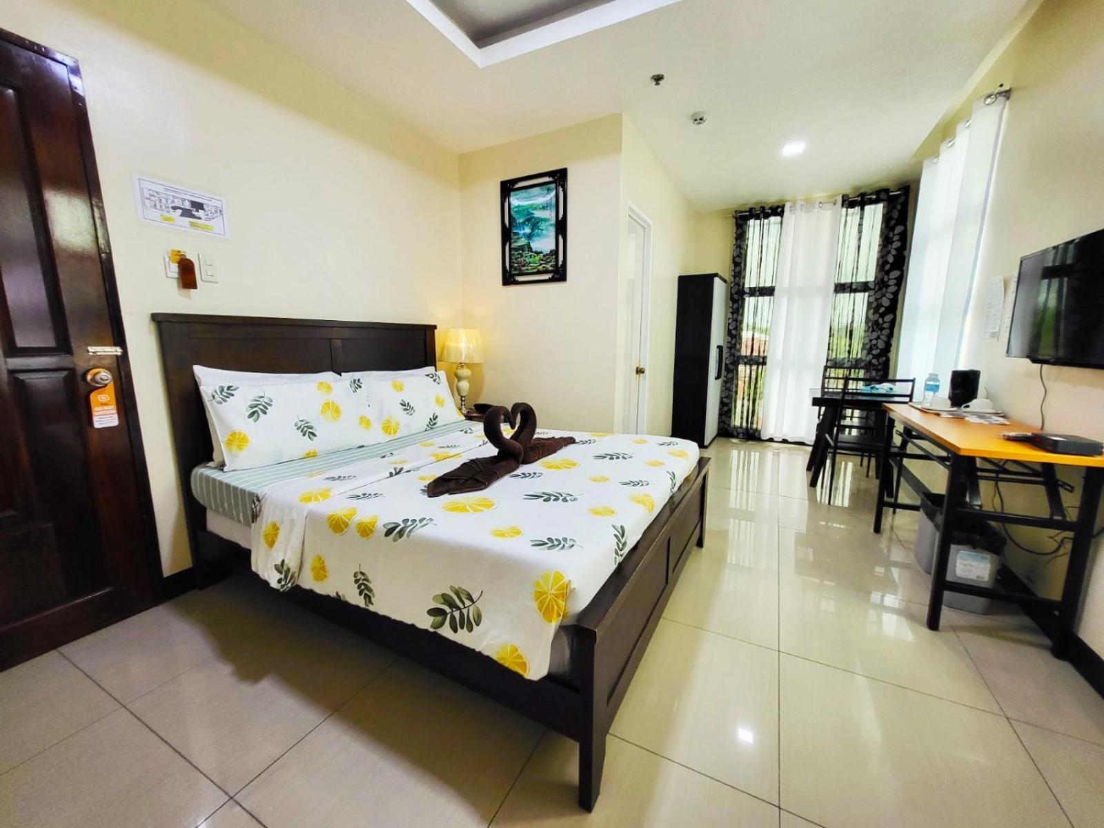 B&J Guesthouse And Tours Tagbilaran City Exteriör bild