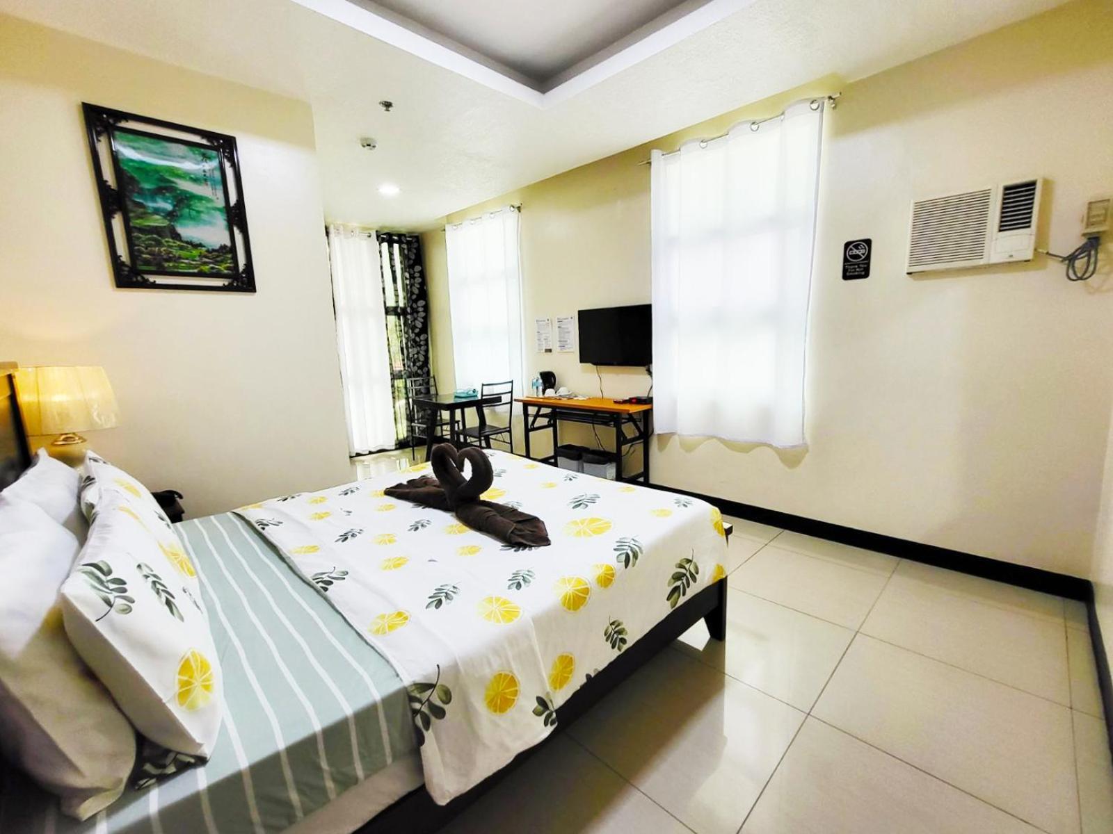 B&J Guesthouse And Tours Tagbilaran City Exteriör bild